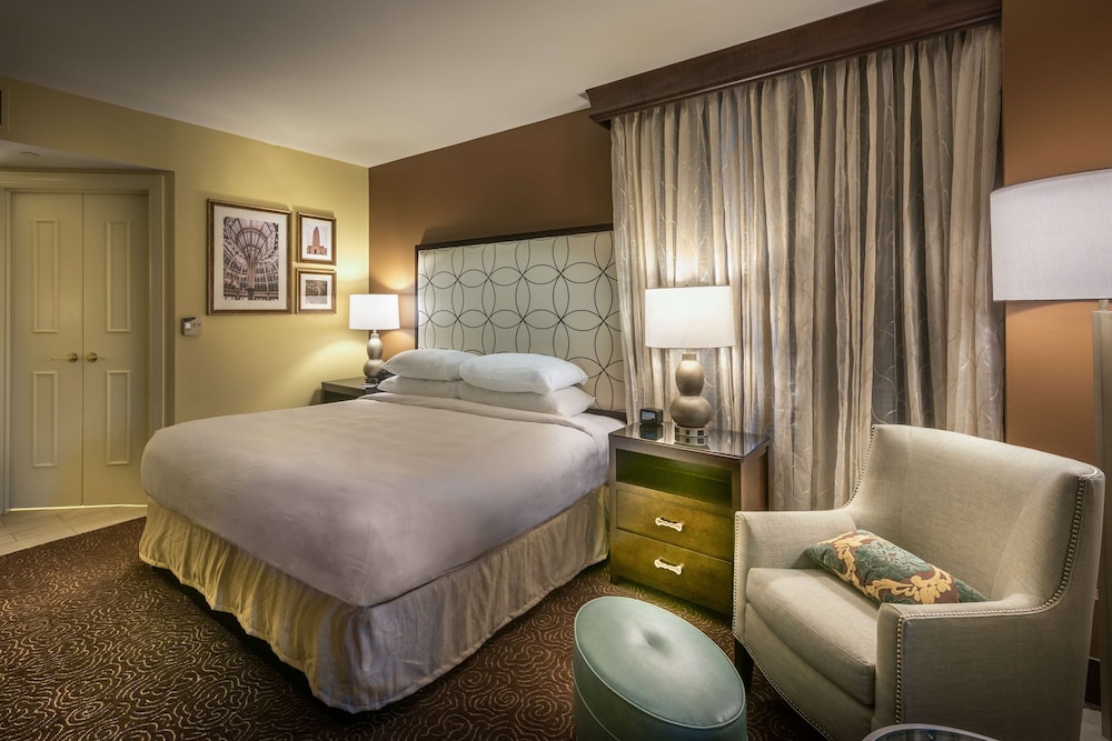 Room, 1 King Bed, Accessible photo 2