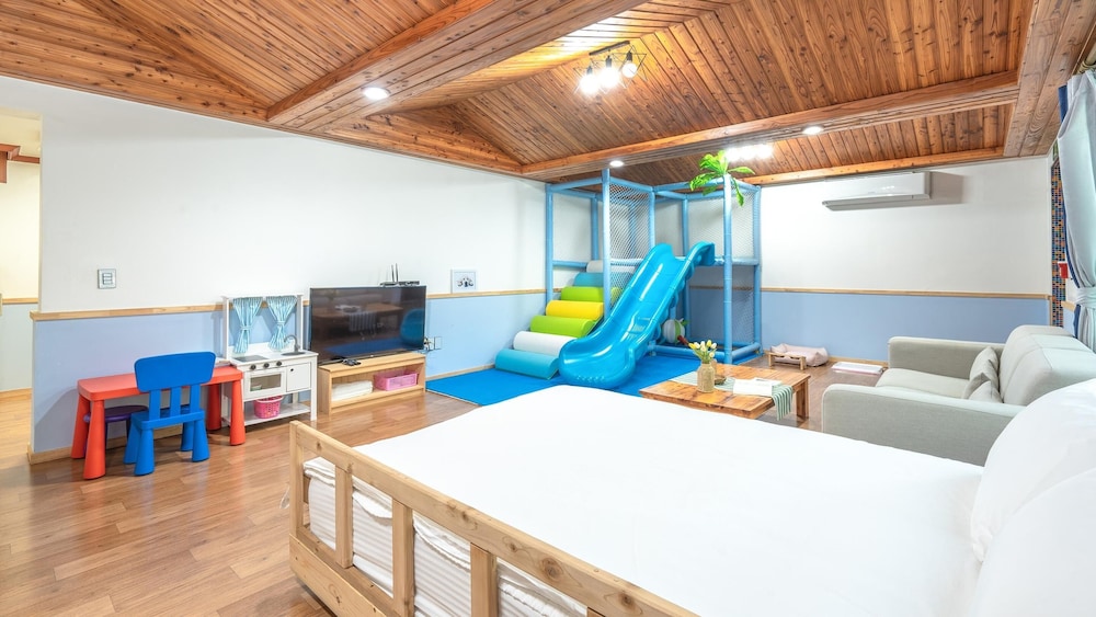 Basic Room, 1 Bedroom (Kids6) - Photo 11
