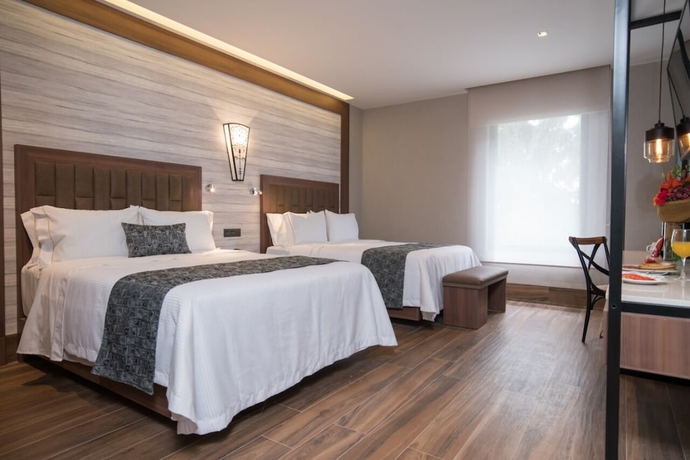 Superior Room, 2 Queen Beds photo 2