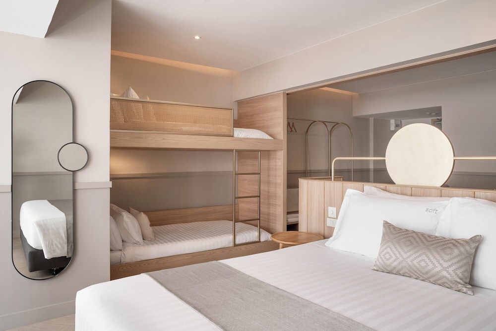 Family Room (with Bunk Bed)