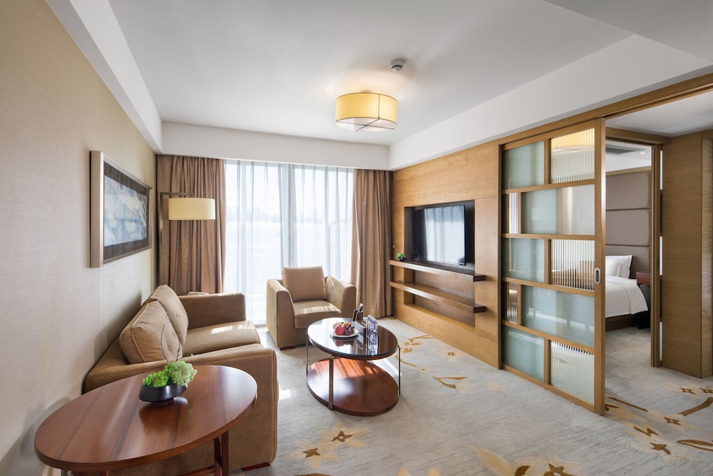 Executive Suite, 2 Bedrooms, Balcony photo 1