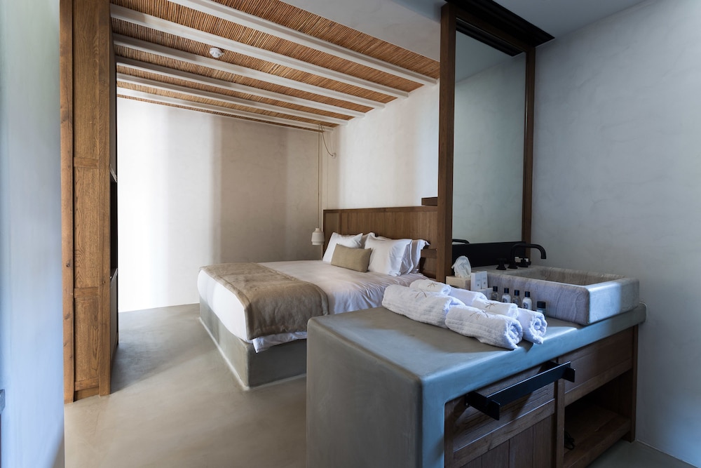 Junior Suite, Partial Sea View