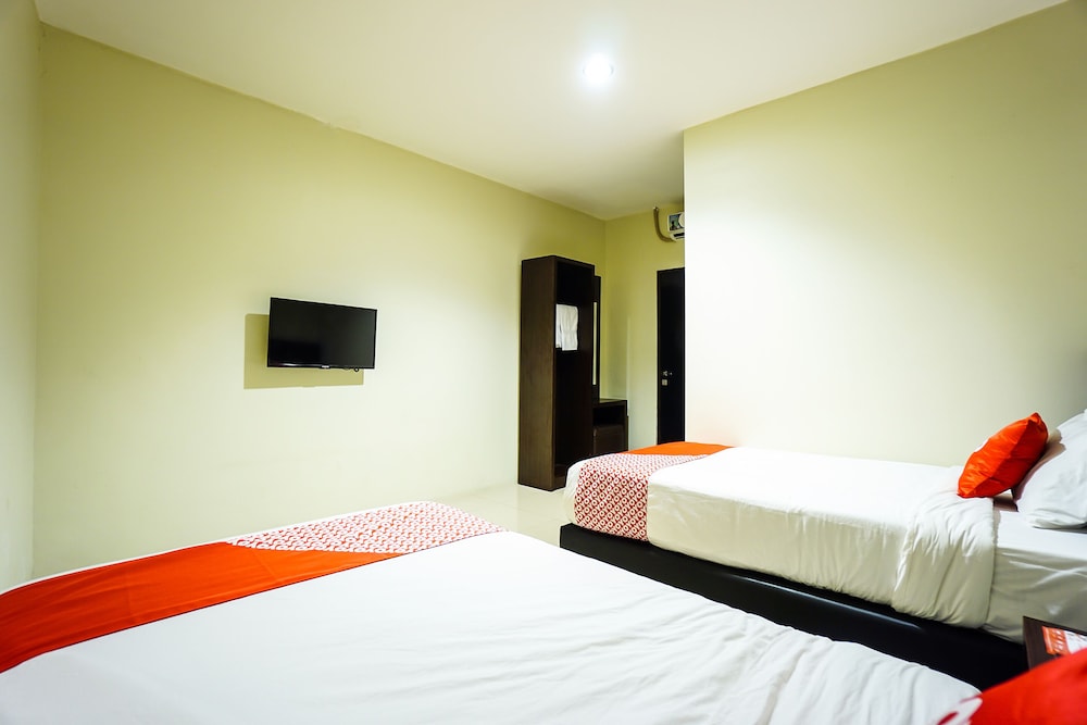 Standard Twin Room - Photo 4