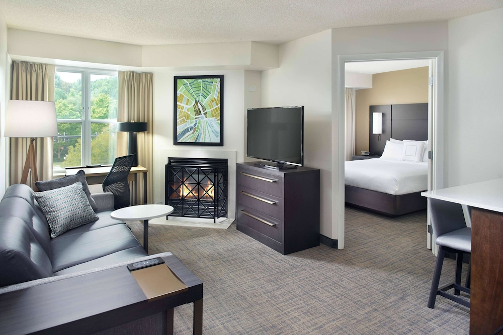 Suite, Multiple Beds, Fireplace (Two Bedroom)