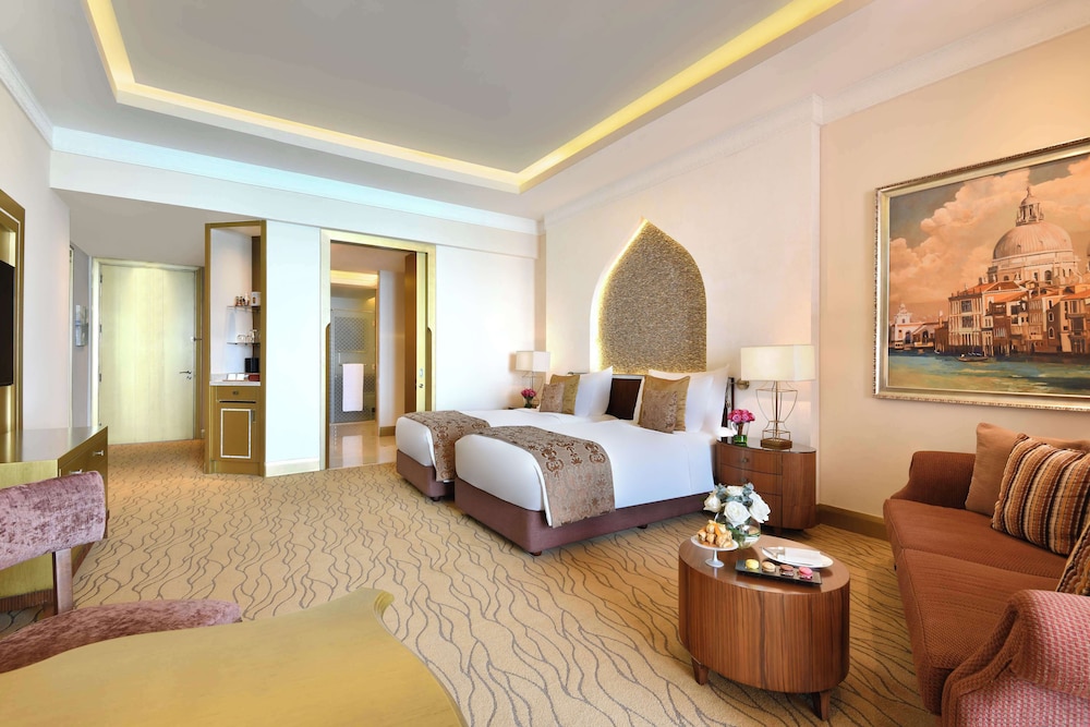 Deluxe Twin Room photo 2