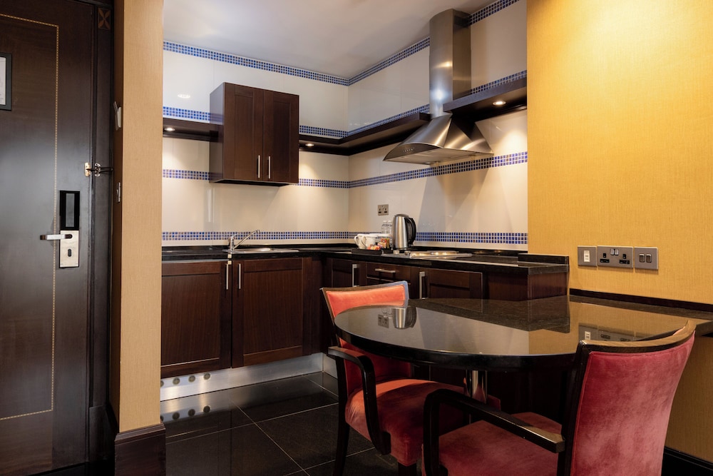 Suite, 1 Bedroom, Club Lounge Access, Pool View - Photo 5
