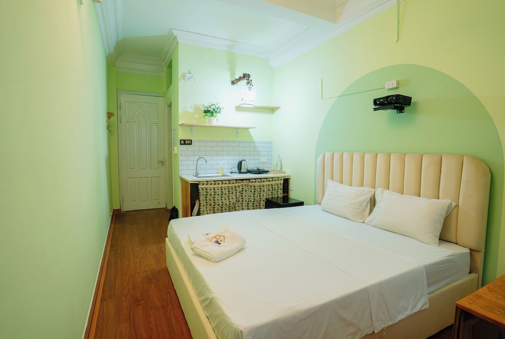 Deluxe Double Room, City View photo 2