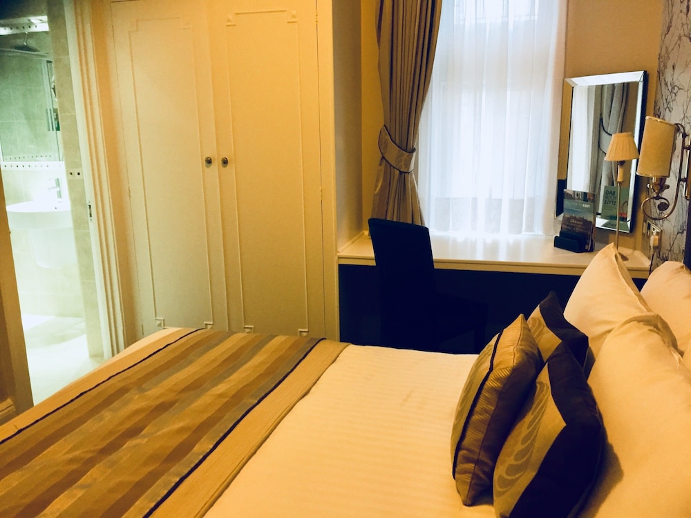 Standard Room, 1 Double Bed, Non Smoking (Small Room) - Photo 3