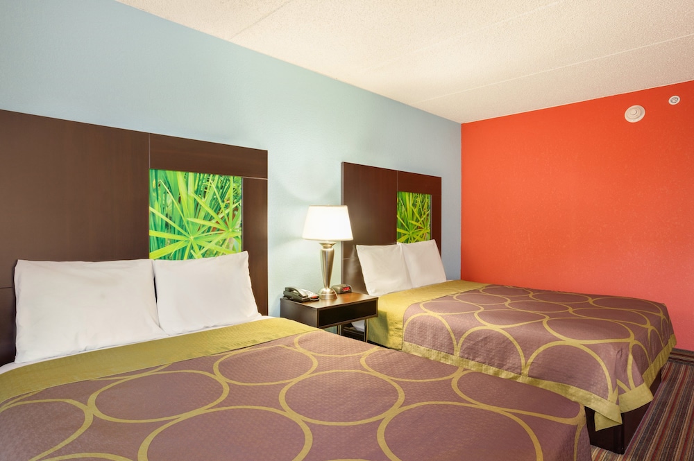 Standard Room, 2 Queen Beds - Photo 2