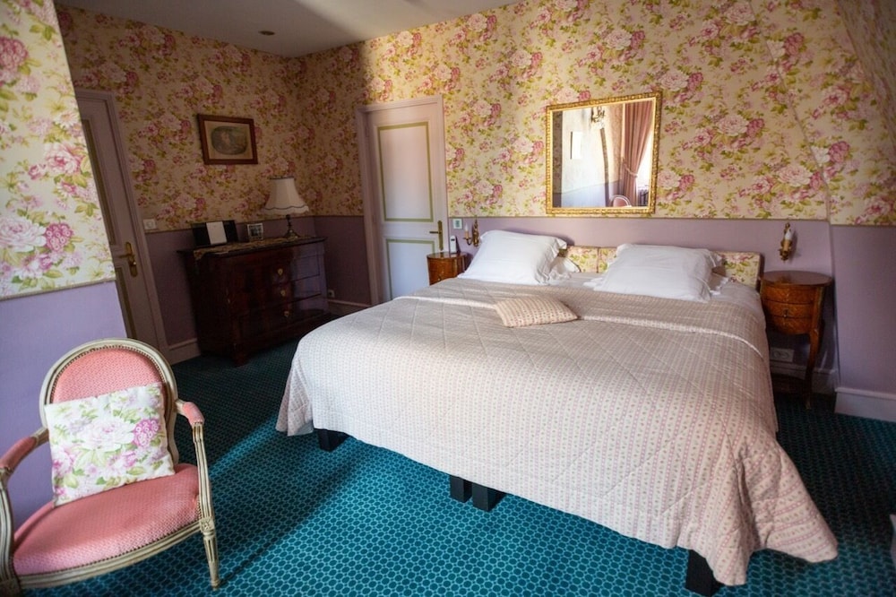 Classic Double Room, Ensuite, Courtyard View (Monsieur De Coligny) - Photo 1