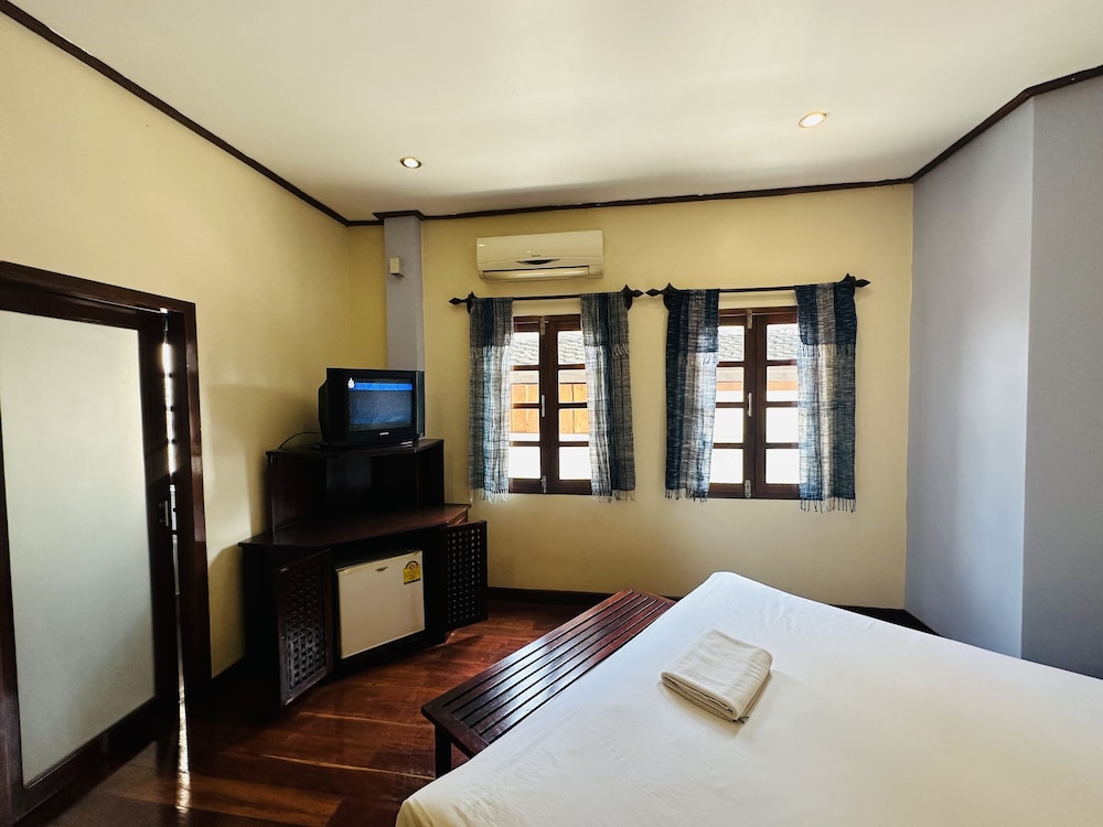 Deluxe Double Room - Photo 15