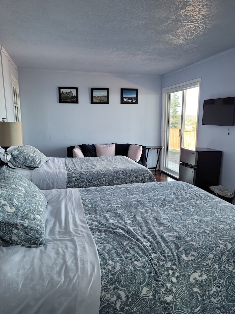 Superior Double Room, 2 Double Beds, Non Smoking, Ocean View photo 3