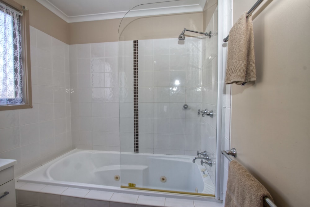 Wattle Spa Cabin photo 2