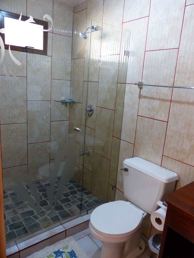 Deluxe Quadruple Room, 1 Bedroom photo 3