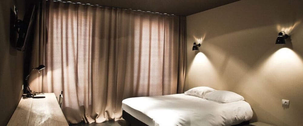 Standard Double Room - Photo 3