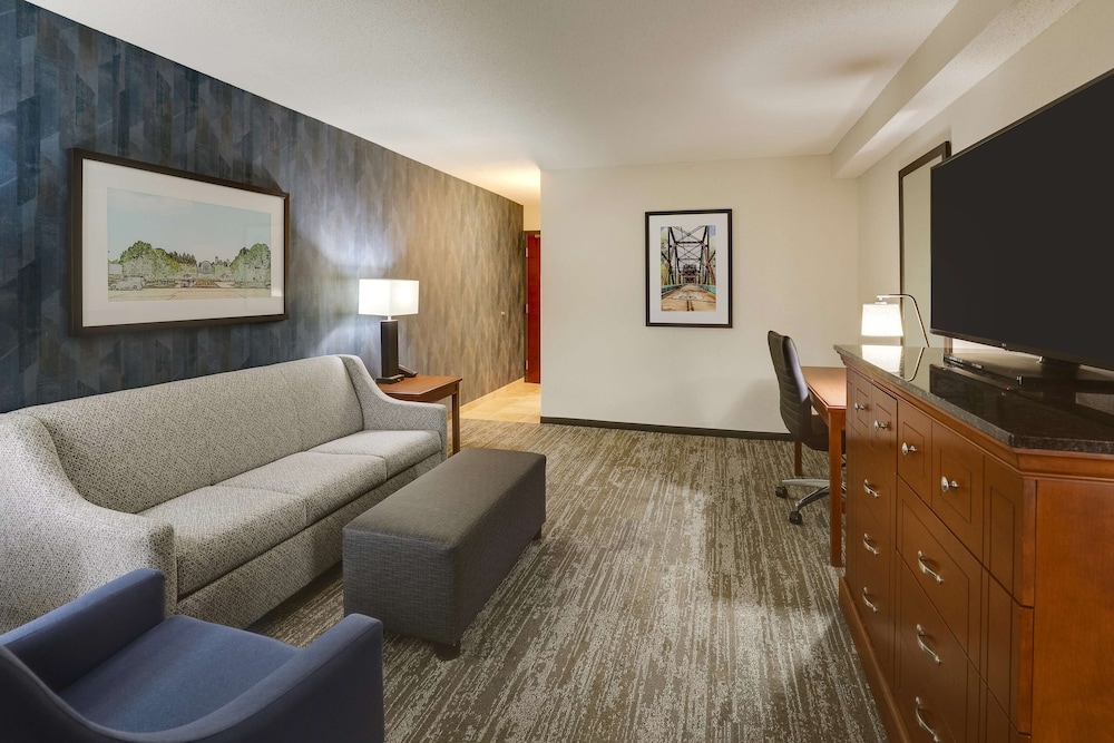 Suite, 1 King Bed with Sofa bed, Refrigerator & Microwave (Upper Floor) photo 2