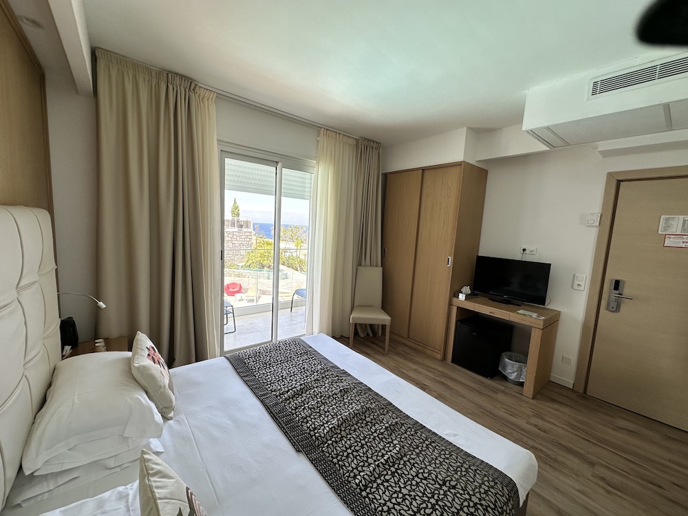 Room M - Balcon Vue Mer -18m² - Lit Double / Lits Jumeaux - Photo 2