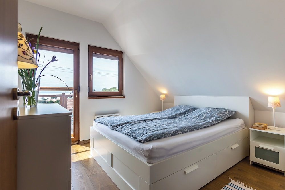 Standard House, 4 Bedrooms, 2 Bathrooms, Mountainside (House With Panorama) photo 3