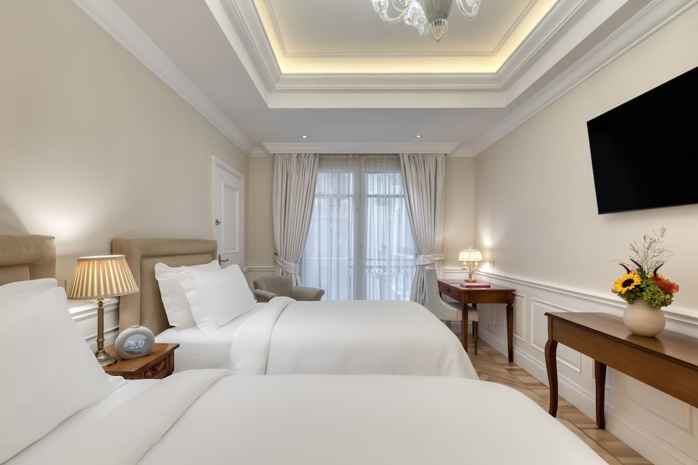 Classic Room, 2 Twin Beds, Courtyard View