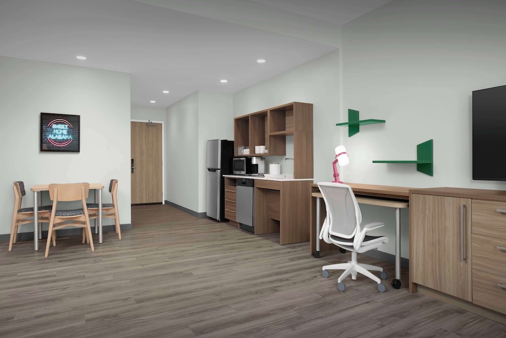 Suite, 1 King Bed, Accessible (Hearing) - Photo 3