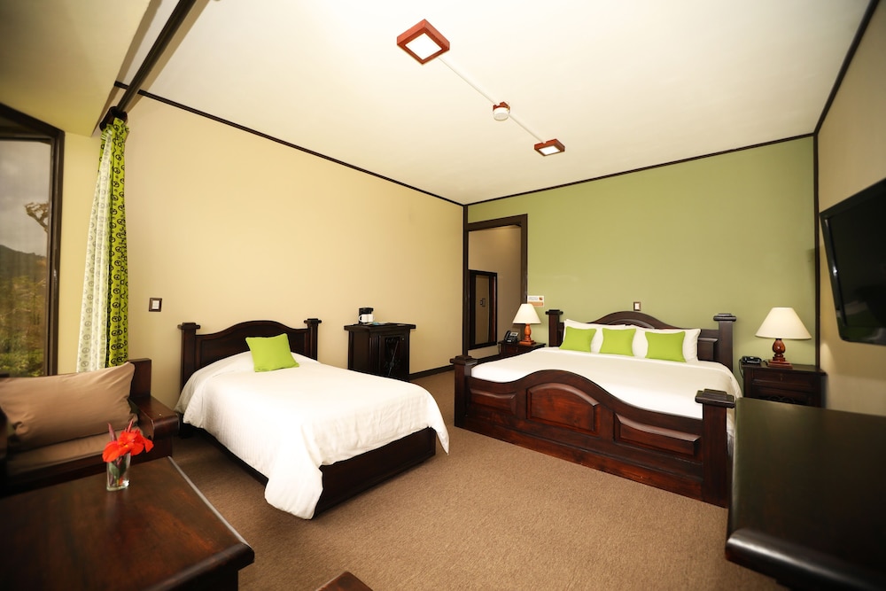 Mountain Suite, 2 Queen Beds - Photo 1