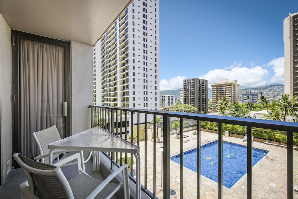Suite, 1 Bedroom - Photo 8
