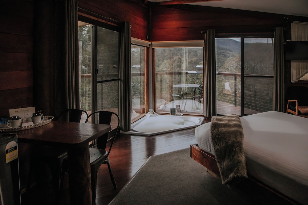 Romantic Cabin