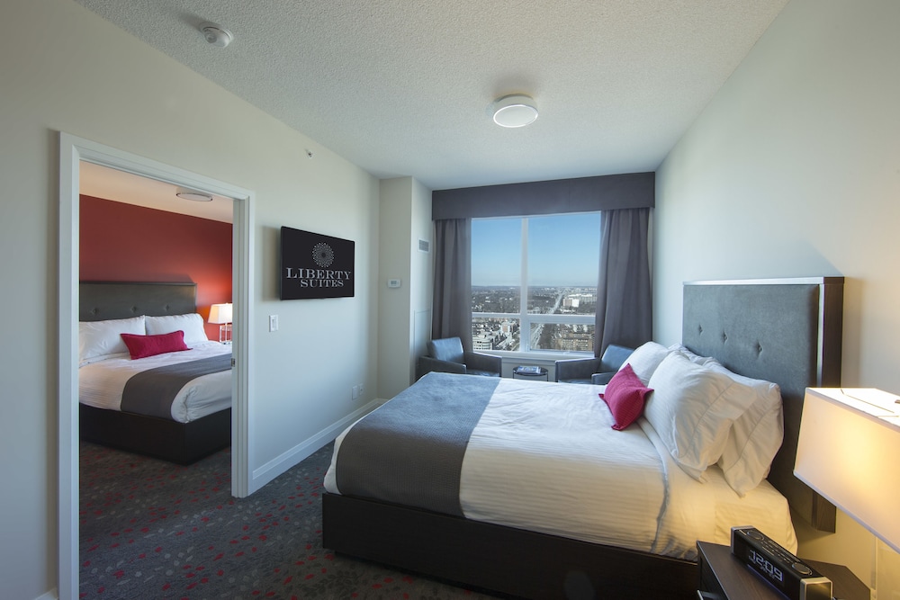 Deluxe Suite, 2 Queen Beds