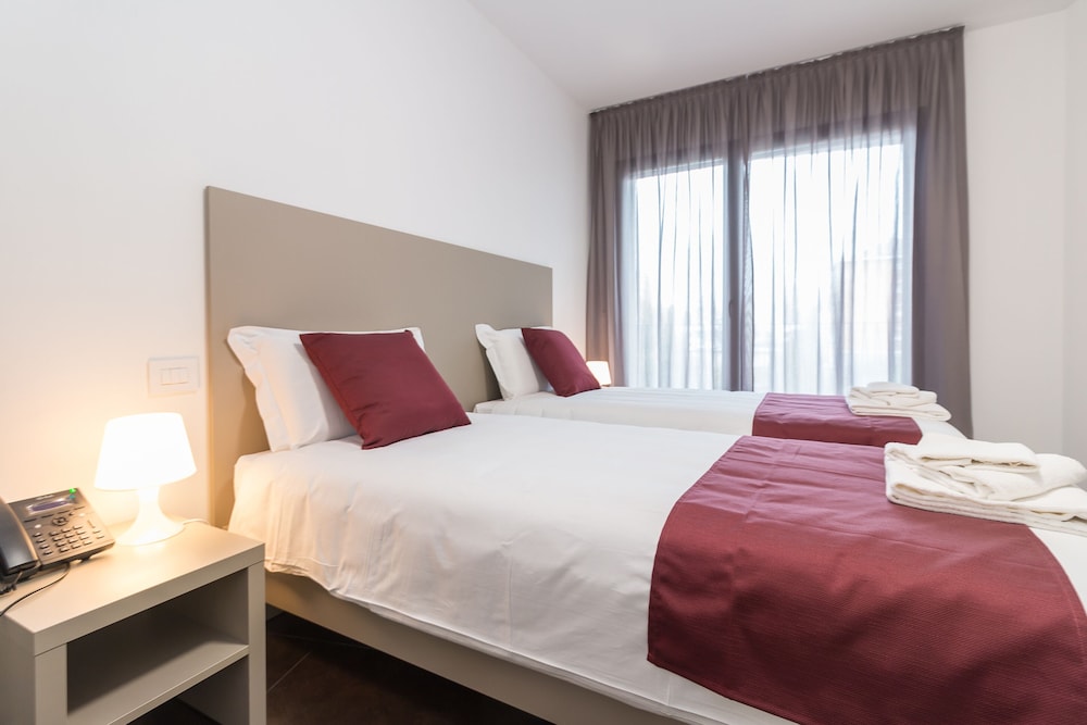 Comfort Triple Room, Balcony - Photo 2