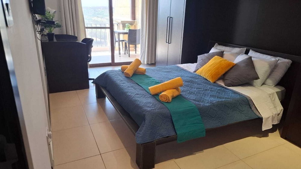 Deluxe Double Room, 1 Queen Bed, Balcony, Pool View