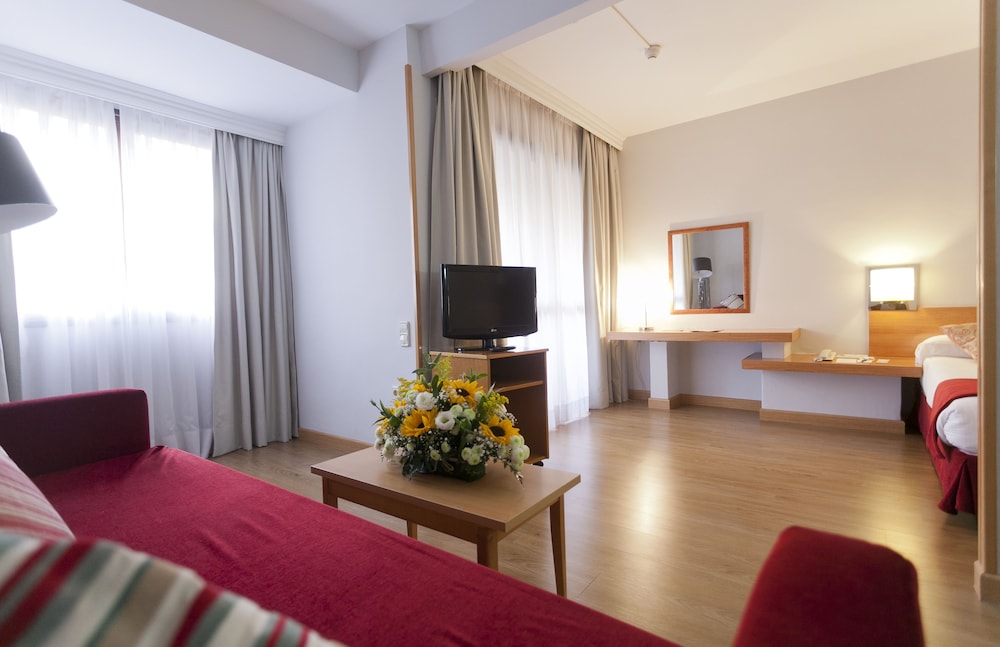 Apartment (Triple) thumbnail 6