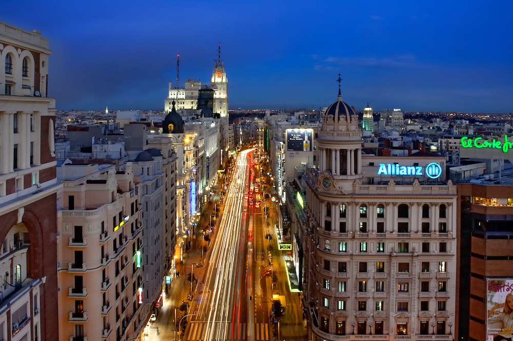 Habitación Deluxe Panorámica Gran Vía thumbnail 6