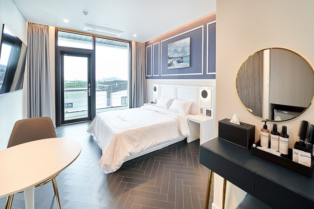 Hotel Type Standard Double Room, 1 Bedroom (No Cooking Allowed) - Photo 1