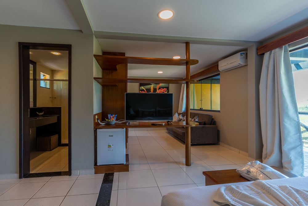 Room (Master) - Photo 47