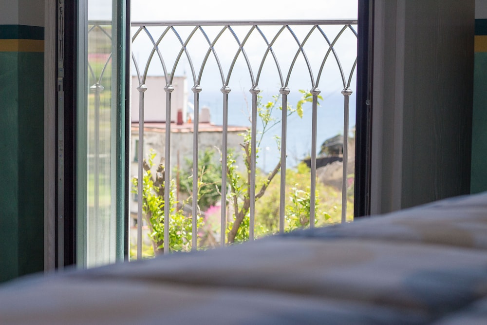 Exclusive Suite, Non Smoking, Sea View photo 2