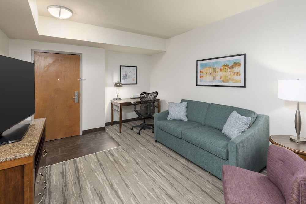One Bedroom Suite, One King Bed - Photo 1