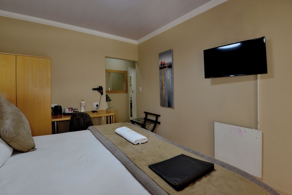 Queen Room - Photo 6