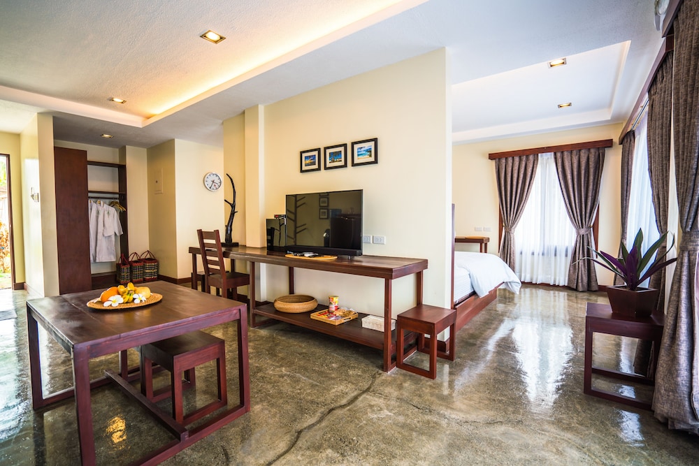 Suite, 1 Bedroom, Non Smoking, Beach View photo 3