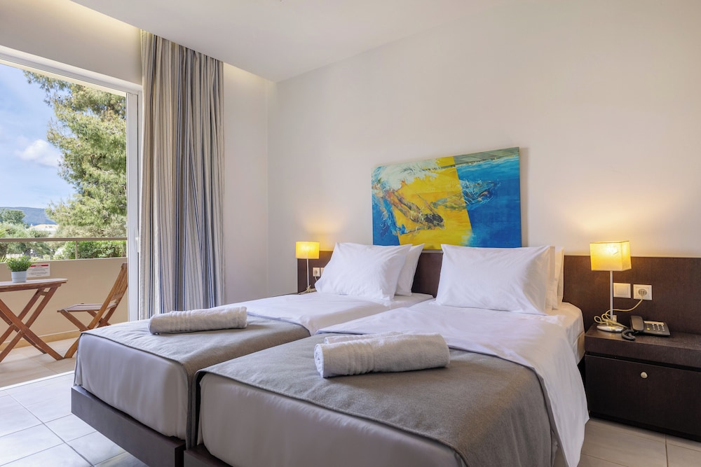 Standard Room with Garden View - Photo 6