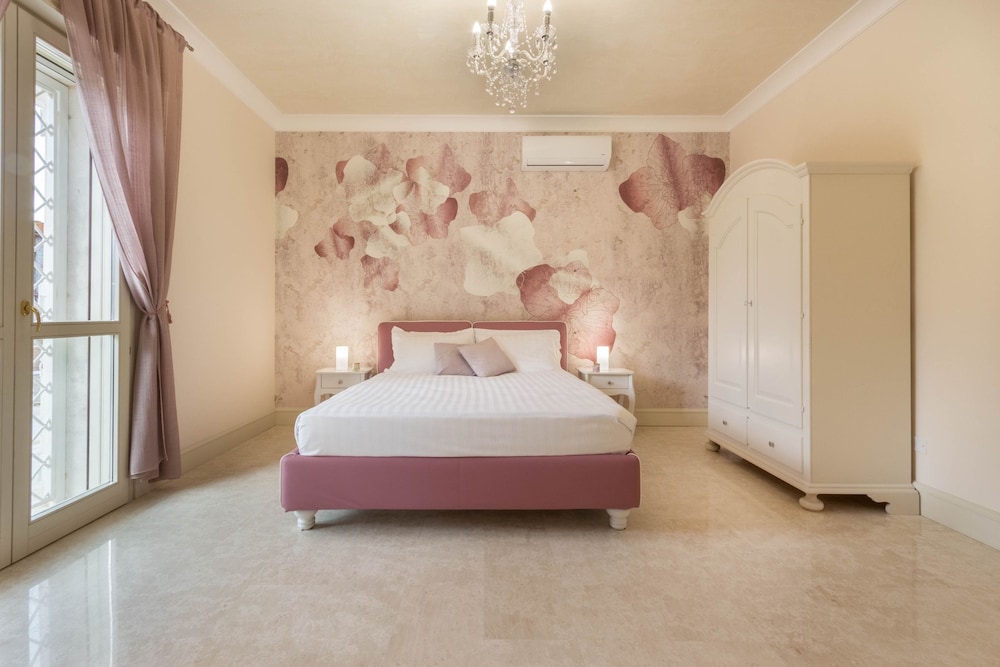 Family Room, 1 Queen Bed with Sofa bed, Non Smoking photo 1