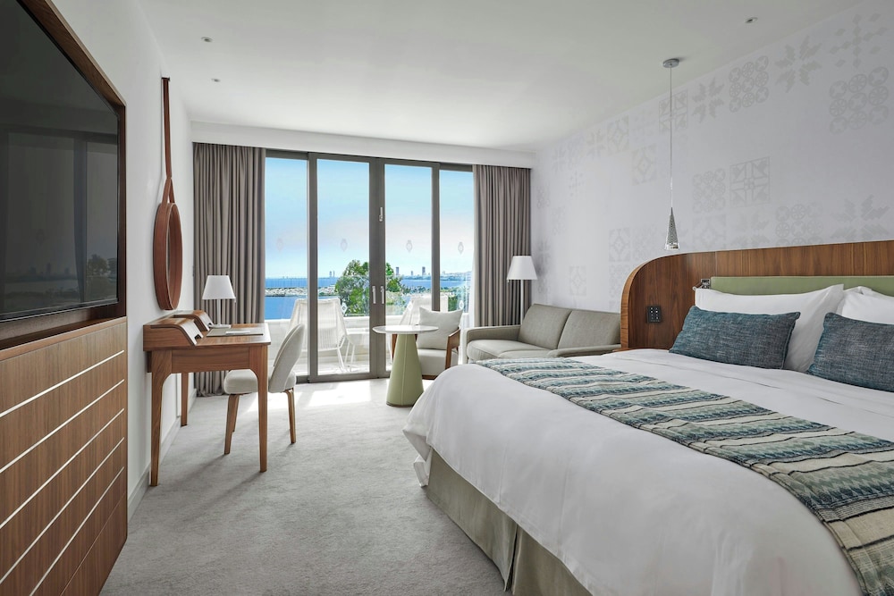 Deluxe Room, 1 King Bed with Sofa bed, Sea View - Photo 1