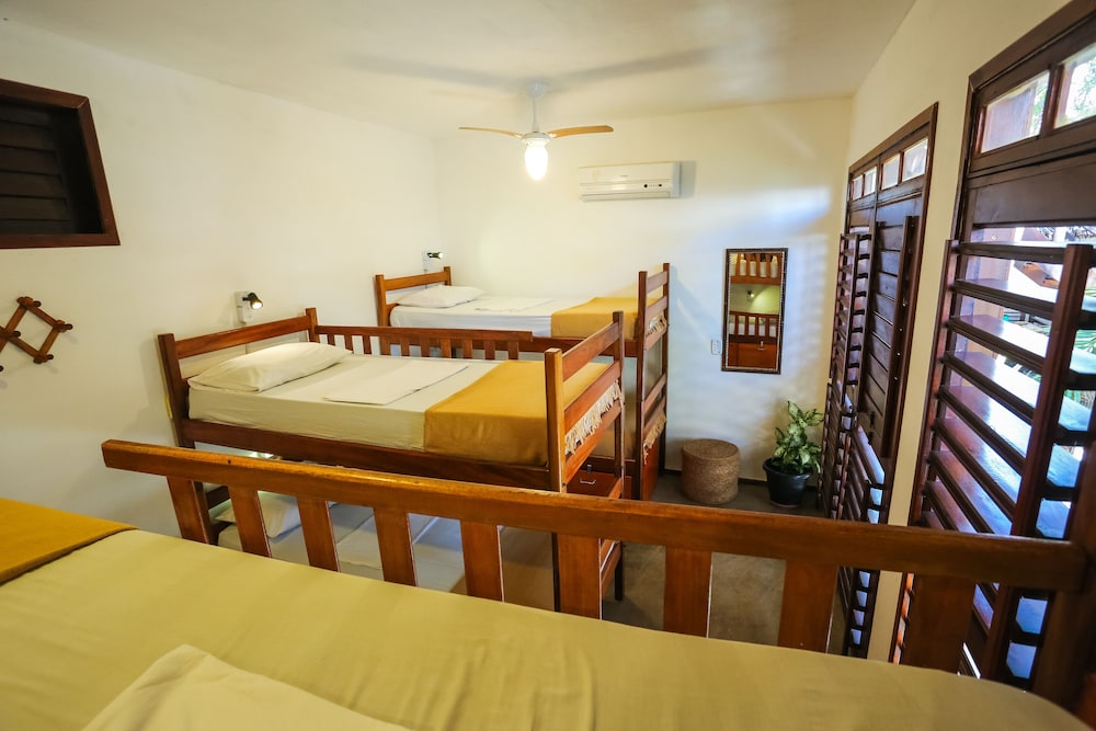 Shared Dormitory, Mixed Dorm (12 beds) photo 1