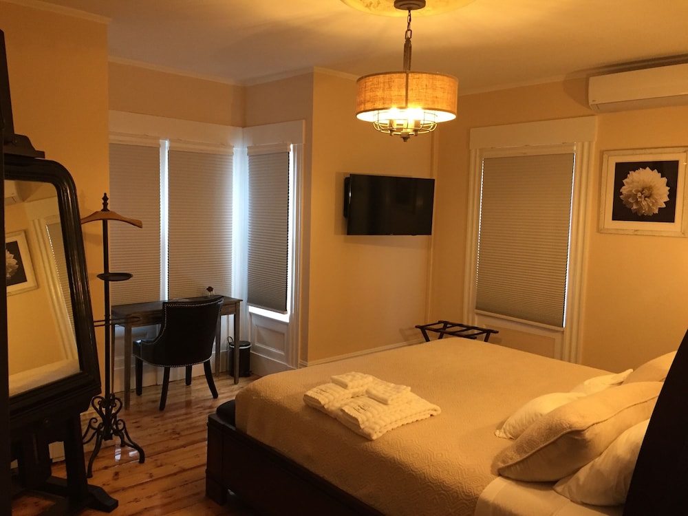 Luxury King Room