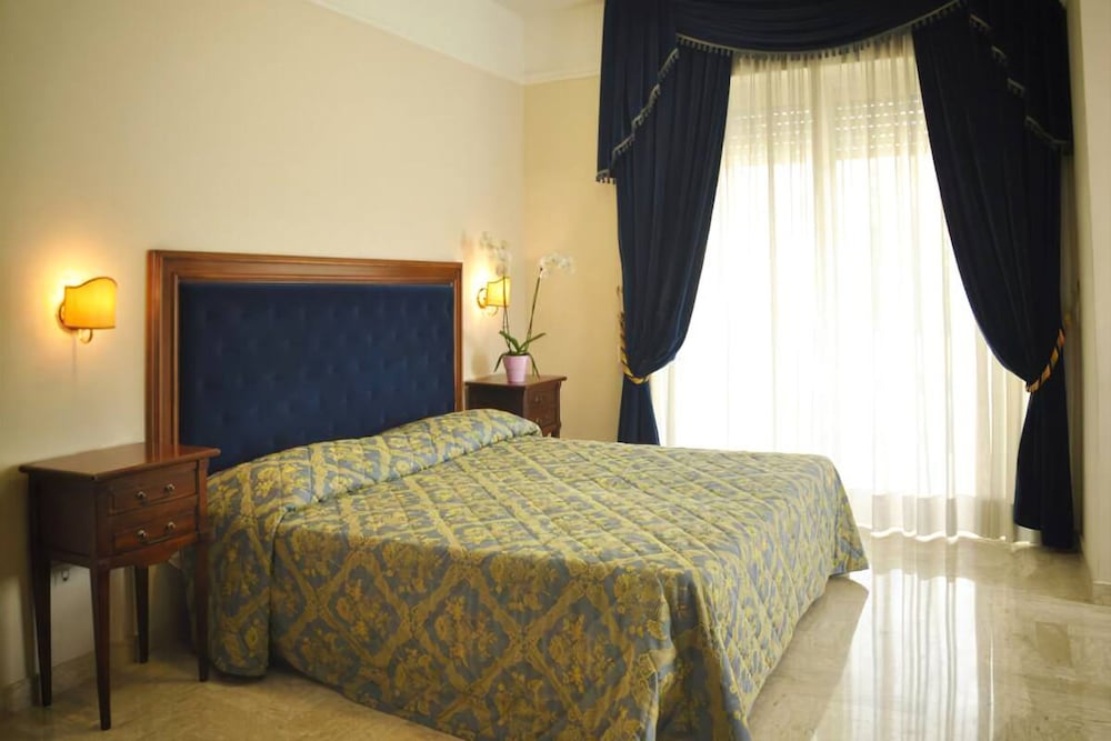 Standard Double or Twin Room, Balcony photo 3