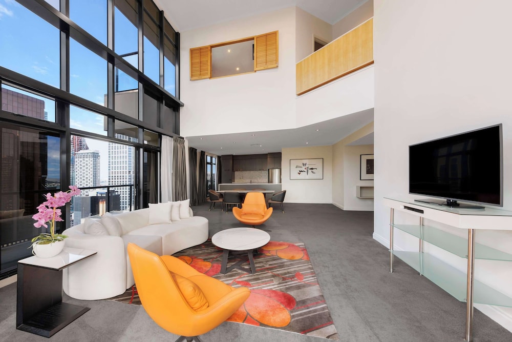 Three Bedroom Penthouse - Photo 6