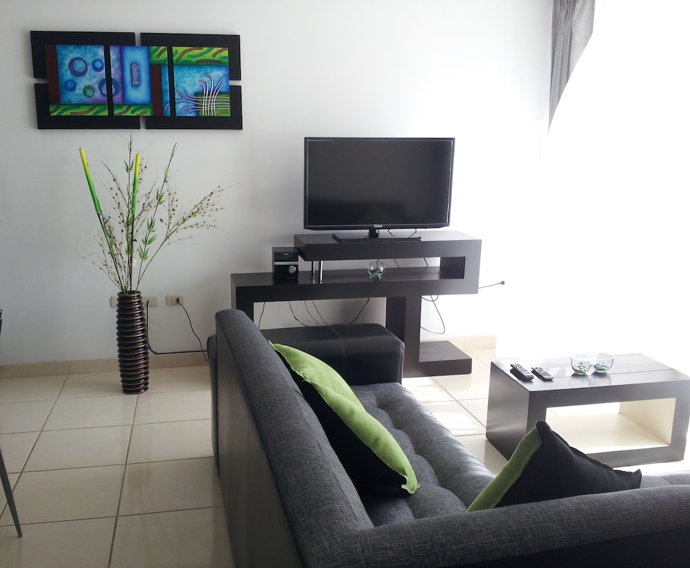 Family Room (Sextuple 2 Double and 2 Single Beds) photo 3