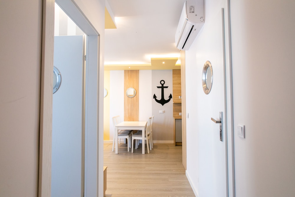Classic Apartment - Photo 12