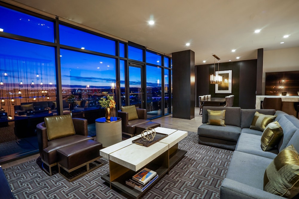 Suite, 1 Twin Bed, Non Smoking (Constellation) thumbnail 5