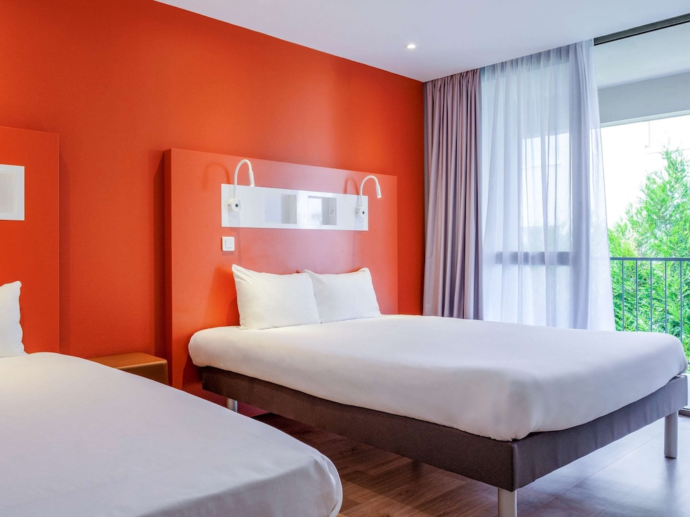 Triple Room, Multiple Beds