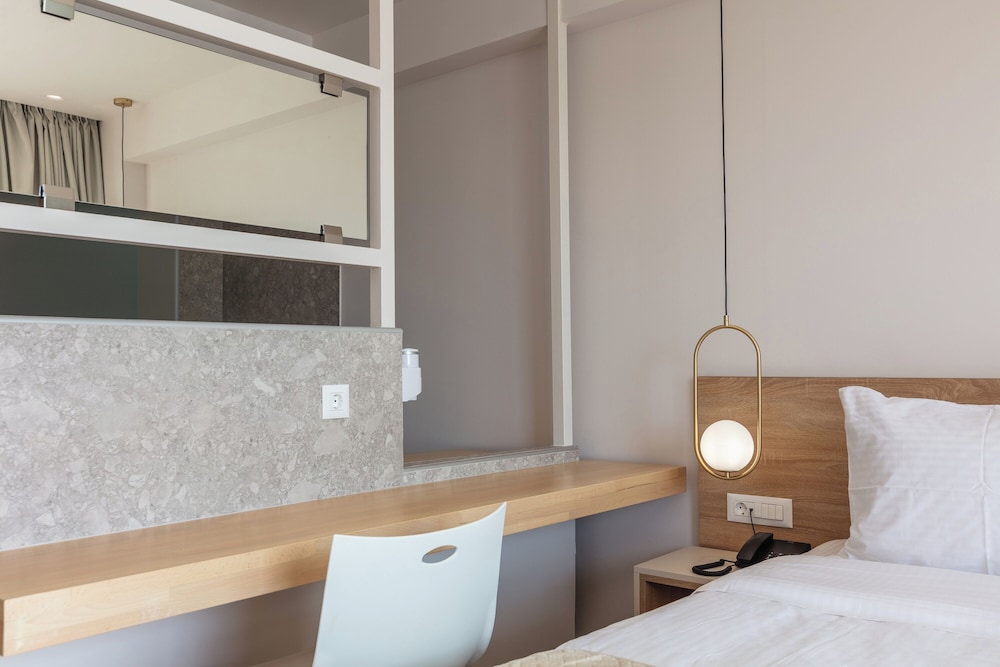 Superior Room with Private Pool - Photo 5